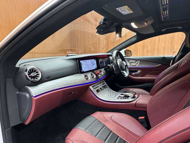 メルセデス・ベンツ ＣＬＳ２２０ｄ スポーツ エクスクルーシブPKG 千葉県 2019(令1)年 3.2万km ダイヤモンドホワイト ＳＲ　/ＡＣＣ　/赤黒革　/ナビ　/ＴＶ　/３６０°Ｂｕｒｍｅｓｔｅｒサウンド　/シートＨ　/ベンチレーション　/電動トランク　/ＨＵＤ　/オートハイビーム　/アダプティブパーキングアシスト　/衝突軽減Ｂ　/ＢＳＭ　/ＬＫＡ