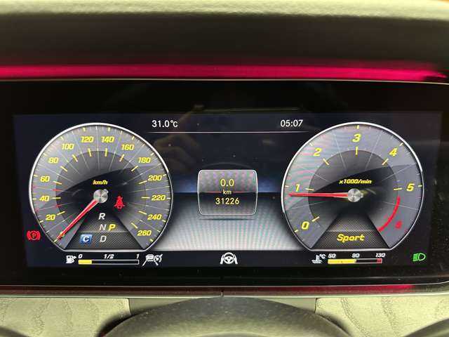 メルセデス・ベンツ ＣＬＳ２２０ｄ スポーツ エクスクルーシブPKG 千葉県 2019(令1)年 3.2万km ダイヤモンドホワイト ＳＲ　/ＡＣＣ　/赤黒革　/ナビ　/ＴＶ　/３６０°Ｂｕｒｍｅｓｔｅｒサウンド　/シートＨ　/ベンチレーション　/電動トランク　/ＨＵＤ　/オートハイビーム　/アダプティブパーキングアシスト　/衝突軽減Ｂ　/ＢＳＭ　/ＬＫＡ