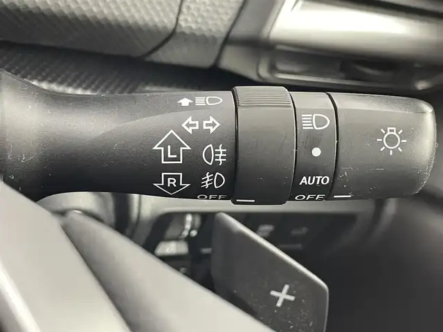スバル フォレスター プレミアム 福井県 2018(平30)年 6.9万km クリスタルホワイトP 4WD/純正ナビ/CD/DVD/フルセグTV/Bluetooth/SD/AM/FM/バックカメラ /サイドカメラ/EyeSight Ver.3/・プリクラッシュブレーキ/・プリクラッシュブレーキアシスト/・AT誤発進抑制制御/・AT誤後進抑制制御&後退速度リミッター/・後退時ブレーキアシスト/・ツーリングアシスト/・全車速追従機能付クルーズコントロール/・アクティブレーンキープ/・先行車発進お知らせ/・車間距離警報/・車線逸脱警報/・ふらつき警報/純正ドライブレコーダー/レザーシート【メーカーオプション】/パワーバックドア 【メーカーオプション】/革巻きステアリング/ステアリングヒーター/ステアリングチルド機構/パドルシフト/シートヒーター /プッシュスタート /スペアキー/純正フロアマット