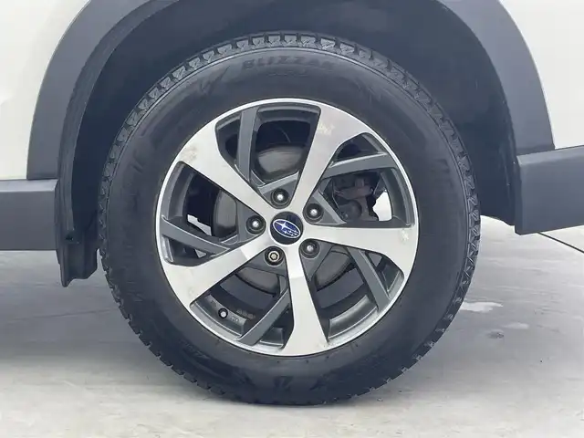 スバル フォレスター プレミアム 福井県 2018(平30)年 6.9万km クリスタルホワイトP 4WD/純正ナビ/CD/DVD/フルセグTV/Bluetooth/SD/AM/FM/バックカメラ /サイドカメラ/EyeSight Ver.3/・プリクラッシュブレーキ/・プリクラッシュブレーキアシスト/・AT誤発進抑制制御/・AT誤後進抑制制御&後退速度リミッター/・後退時ブレーキアシスト/・ツーリングアシスト/・全車速追従機能付クルーズコントロール/・アクティブレーンキープ/・先行車発進お知らせ/・車間距離警報/・車線逸脱警報/・ふらつき警報/純正ドライブレコーダー/レザーシート【メーカーオプション】/パワーバックドア 【メーカーオプション】/革巻きステアリング/ステアリングヒーター/ステアリングチルド機構/パドルシフト/シートヒーター /プッシュスタート /スペアキー/純正フロアマット