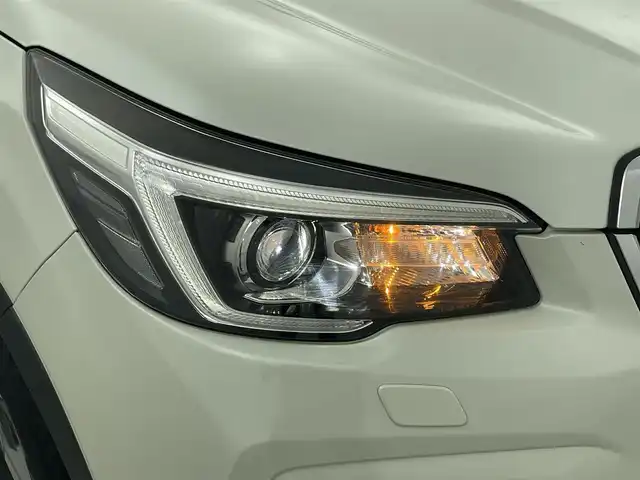 スバル フォレスター プレミアム 福井県 2018(平30)年 6.9万km クリスタルホワイトP 4WD/純正ナビ/CD/DVD/フルセグTV/Bluetooth/SD/AM/FM/バックカメラ /サイドカメラ/EyeSight Ver.3/・プリクラッシュブレーキ/・プリクラッシュブレーキアシスト/・AT誤発進抑制制御/・AT誤後進抑制制御&後退速度リミッター/・後退時ブレーキアシスト/・ツーリングアシスト/・全車速追従機能付クルーズコントロール/・アクティブレーンキープ/・先行車発進お知らせ/・車間距離警報/・車線逸脱警報/・ふらつき警報/純正ドライブレコーダー/レザーシート【メーカーオプション】/パワーバックドア 【メーカーオプション】/革巻きステアリング/ステアリングヒーター/ステアリングチルド機構/パドルシフト/シートヒーター /プッシュスタート /スペアキー/純正フロアマット