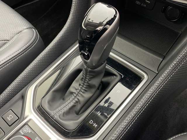 スバル フォレスター プレミアム 道央・札幌 2018(平30)年 6.9万km クリスタルホワイトP ・4WD/・純正ナビ/CD/DVD/TV/BT/USB/・バックカメラ /サイドカメラ/・EyeSight Ver.3/・パワーバックドア /・ツーリングアシスト/・全車速追従機能付クルーズコントロール/・ブラインドスポットモニター/・純正ドライブレコーダー/・レザーシート/・ステアリングヒーター/・パドルシフト/・シートヒーター /・スペアキー