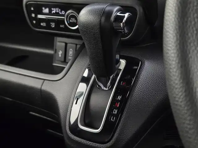ホンダ Ｎ ＢＯＸ カスタム G L ホンダセンシング 鹿児島県 2019(令1)年 4.3万km クリスタルブラックパール 純正ナビ/片側パワースライドドア/バックカメラ/ビルトインETC/アダプティブクルーズコントロール/ソナーセンサー/ホンダセンシング/・衝突軽減ブレーキ/・前後誤発進抑制機能/・歩行者事故低減ステアリング/・先行車発進お知らせ機能/・車線維持支援システム/・オートハイビーム/・標識認識機能/LEDヘッドランプ/ステアリングスイッチ/チップアップ機能付スライドリアシート/純正14インチアルミホイール/スマートキーシステム/プッシュエンジンスタート/禁煙車