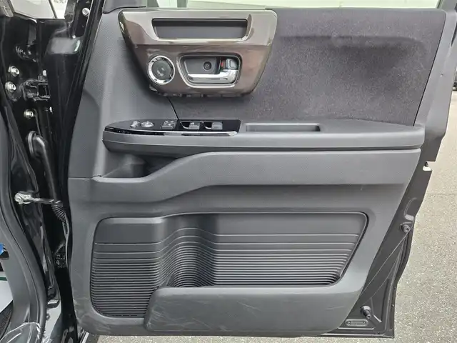 ホンダ Ｎ ＢＯＸ カスタム G L ホンダセンシング 鹿児島県 2019(令1)年 4.3万km クリスタルブラックパール 純正ナビ/片側パワースライドドア/バックカメラ/ビルトインETC/アダプティブクルーズコントロール/ソナーセンサー/ホンダセンシング/・衝突軽減ブレーキ/・前後誤発進抑制機能/・歩行者事故低減ステアリング/・先行車発進お知らせ機能/・車線維持支援システム/・オートハイビーム/・標識認識機能/LEDヘッドランプ/ステアリングスイッチ/チップアップ機能付スライドリアシート/純正14インチアルミホイール/スマートキーシステム/プッシュエンジンスタート/禁煙車