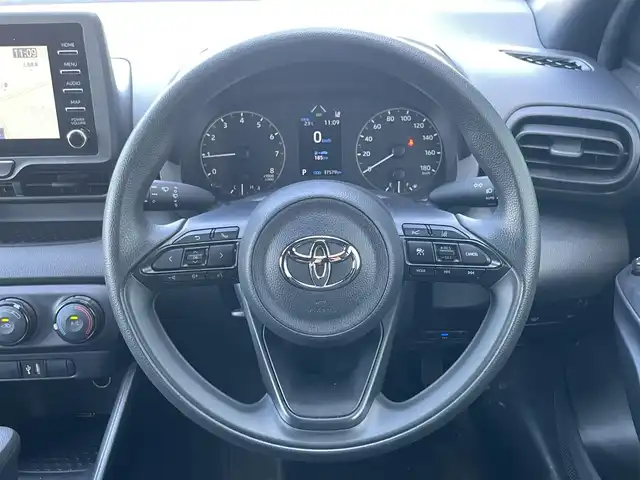 トヨタ ヤリス X 道央・札幌 2021(令3)年 3.8万km シルバーM ４WD/寒冷地仕様/純正メーカーナビ/AM/FM/BT/トヨタセーフティセンス/衝突被害軽減ブレーキ/横滑り防止装置/レーダークルーズコントロール/レーンキープアシスト/クリアランスソナー/バックカメラ/ビルトインETC/ドライブレコーダー/ワイパーデアイサー/DRIVEMODE/ステアリングリモコン/プッシュスタート/スマートキー/ハロゲンヘッドライト/オートライト/オートマチックハイビーム/電動格納ミラー/ウィンカーミラー/ドアバイザー