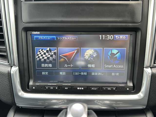 ポルシェ マカン 愛知県 2015(平27)年 7.3万km ピュアホワイト /純正ナビ（Clarion）/　AM/FM/CD/DVD/BT/USB/フルセグ//純正フロアマット//純正19インチAW//革巻きステアリング//前後クリアランスソナー//前席シートヒーター//D席パワーシート//電子パーキング//LEDヘッドライト//オートライト//フォグランプ//バックカメラ//パワーバックドア//パドルシフト//ETC//アイドリングストップ//Super catレーダー探知機//ダウンヒルアシストコントロール//W＋サイドエアバッグ//保証書//取説