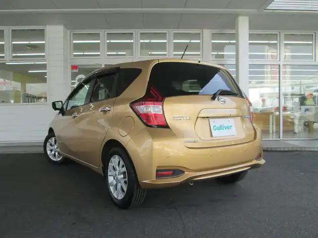 日産 ノート e－パワー メダリスト 千葉県 2016(平28)年 4.8万km ギャラクシーゴールド 社外ナビ、フルセグTV/アラウンドビューモニター/社外オーディオ【DVD/CD/BT/SD】/LEDヘッドライト&イエローフォグ/エマージェンシーブレーキ/車線逸脱防止警報/デジタルインナーミラー/ハーフレザーシート/革巻きステアリング/前後コーナーセンサー/ナビ連動前方ドライブレコーダー/ETC/スペアキー/取扱説明書/ナビ取扱説明書/新車時保証書/整備記録簿(H29/R1/R3/R5)