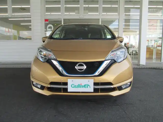 日産 ノート e－パワー メダリスト 千葉県 2016(平28)年 4.8万km ギャラクシーゴールド 社外ナビ、フルセグTV/アラウンドビューモニター/社外オーディオ【DVD/CD/BT/SD】/LEDヘッドライト&イエローフォグ/エマージェンシーブレーキ/車線逸脱防止警報/デジタルインナーミラー/ハーフレザーシート/革巻きステアリング/前後コーナーセンサー/ナビ連動前方ドライブレコーダー/ETC/スペアキー/取扱説明書/ナビ取扱説明書/新車時保証書/整備記録簿(H29/R1/R3/R5)