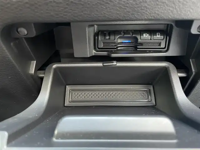 日産 セレナ e－パワー ハイウェイスター V 大分県 2019(平31)年 7.5万km ダイヤモンドブラック セーフティパックA/ダイナミックパッケージ/エマージェンシーブレーキ/純正9インチナビ/・CD/DVD/DTV/Bluetooth/アラウンドビューモニター/純正フリップダウンモニター/クルーズコントロール/両側パワースライドドア/LEDオートライト/オートハイビーム/純正前方ドライブレコーダー/ビルトインETC/スマートキー/スペアキー/プッシュスタート/純正15インチアルミホイール