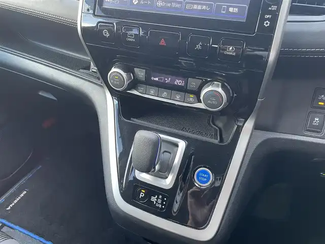 日産 セレナ e－パワー ハイウェイスター V 大分県 2019(平31)年 7.5万km ダイヤモンドブラック セーフティパックA/ダイナミックパッケージ/エマージェンシーブレーキ/純正9インチナビ/・CD/DVD/DTV/Bluetooth/アラウンドビューモニター/純正フリップダウンモニター/クルーズコントロール/両側パワースライドドア/LEDオートライト/オートハイビーム/純正前方ドライブレコーダー/ビルトインETC/スマートキー/スペアキー/プッシュスタート/純正15インチアルミホイール