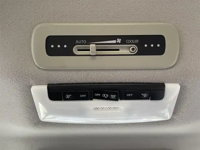 日産 セレナ e－パワー ハイウェイスター V 大分県 2019(平31)年 7.5万km ダイヤモンドブラック セーフティパックA/ダイナミックパッケージ/エマージェンシーブレーキ/純正9インチナビ/・CD/DVD/DTV/Bluetooth/アラウンドビューモニター/純正フリップダウンモニター/クルーズコントロール/両側パワースライドドア/LEDオートライト/オートハイビーム/純正前方ドライブレコーダー/ビルトインETC/スマートキー/スペアキー/プッシュスタート/純正15インチアルミホイール