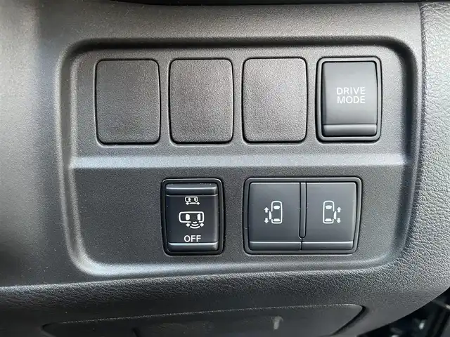 日産 セレナ e－パワー ハイウェイスター V 大分県 2019(平31)年 7.5万km ダイヤモンドブラック セーフティパックA/ダイナミックパッケージ/エマージェンシーブレーキ/純正9インチナビ/・CD/DVD/DTV/Bluetooth/アラウンドビューモニター/純正フリップダウンモニター/クルーズコントロール/両側パワースライドドア/LEDオートライト/オートハイビーム/純正前方ドライブレコーダー/ビルトインETC/スマートキー/スペアキー/プッシュスタート/純正15インチアルミホイール