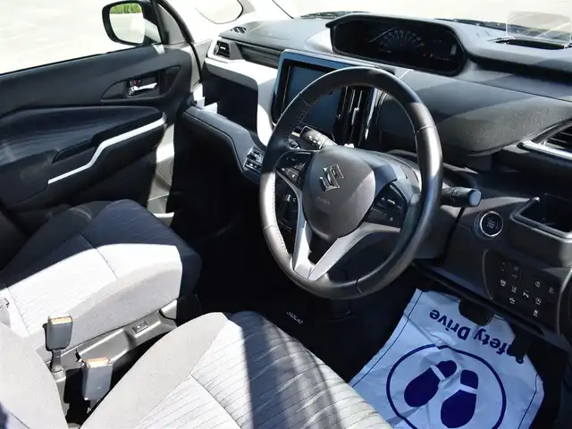 スズキ ソリオ HV MZ 福岡県 2022(令4)年 7.4万km スーパーブラックパール デュアルカメラブレーキサポート/全方位モニター用カメラ/両側パワースライドドア/レーダークルーズコントロール/前席シートヒーター/純正15インチアルミホイール/ヘッドアップディスプレイ/ドアバイザー/フロアマット/プッシュスタート/スマートキー×2/新車時保証書/取扱説明書
