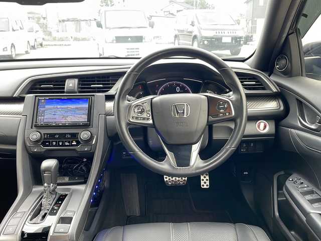 ホンダ シビック ハッチバック 山形県 2019(令1)年 2.6万km クリスタルブラックパール レザーインテリア（MOP）/ホンダセンシング　/　・衝突軽減ブレーキ/　・路外逸脱抑制機能/　・渋滞追従機能付きアダブティブクルーズコントロール/　・標識認識機能/ワーク（WORK）19インチアルミホイール/　（ＬＡＮＶＥＣ　ＬＳ１）/LEDヘッドライト　/運転席８Ｗａｙパワーシート　/クルーズコントロール/社外ナビ/TV/バックカメラ/ETC