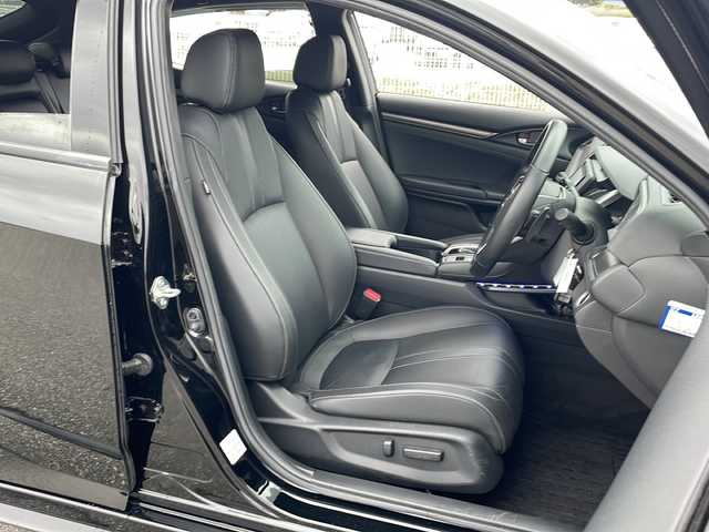 ホンダ シビック ハッチバック 山形県 2019(令1)年 2.6万km クリスタルブラックパール レザーインテリア（MOP）/ホンダセンシング　/　・衝突軽減ブレーキ/　・路外逸脱抑制機能/　・渋滞追従機能付きアダブティブクルーズコントロール/　・標識認識機能/ワーク（WORK）19インチアルミホイール/　（ＬＡＮＶＥＣ　ＬＳ１）/LEDヘッドライト　/運転席８Ｗａｙパワーシート　/クルーズコントロール/社外ナビ/TV/バックカメラ/ETC