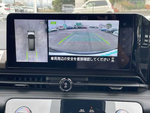日産 セレナ ハイウェイスター V 沖縄県 2023(令5)年 3.1万km ダイヤモンドブラック ●純正12.3インチナビ/(フルセグ/Bluetooth/AppleCarPlay/AndroidAuto)/●全方位カメラ/●インテリジェントクルーズコントロール/●ブラインドスポットモニター/●衝突被害軽減システム/●プロパイロット/●前後インテリジェントソナー/●電動パーキングブレーキ/●オートブレーキホールド/●LEDヘッドライト＆フォグランプ/●オートライト/●革巻きステアリング/●ステアリングスイッチ/●ETC2.0/●デジタルインナーミラー/●パドルシフト/●エレクトロニックシフト/●両側パワースライド/●電動格納ウィンカーミラー/●置くだけ充電/●USB/●スマートキー/●プッシュスタート/●社外フロアマット/●純正16インチアルミホイール/●W＋サイド＋カーテンSRS＋ABS