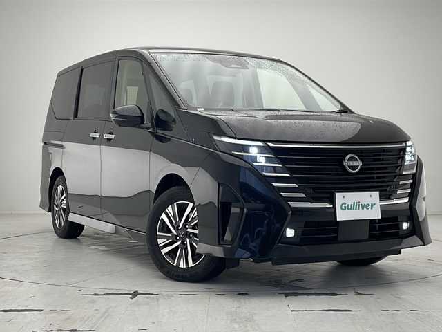 日産 セレナ ハイウェイスター V 沖縄県 2023(令5)年 3.1万km ダイヤモンドブラック 純正12.3インチナビ/(フルセグ/Bluetooth/AppleCarPlay/AndroidAuto)/全方位カメラ/インテリジェントクルーズコントロール/ブラインドスポットモニター/衝突被害軽減システム/プロパイロット/前後インテリジェントソナー/電動パーキングブレーキ/オートブレーキホールド/LEDヘッドライト＆フォグランプ/オートライト/革巻きステアリング/ステアリングスイッチ/ETC2.0/デジタルインナーミラー/パドルシフト/エレクトロニックシフト/両側パワースライド/電動格納ウィンカーミラー/置くだけ充電/USB/スマートキー/プッシュスタート/社外フロアマット/純正16インチアルミホイール/W＋サイド＋カーテンSRS＋ABS