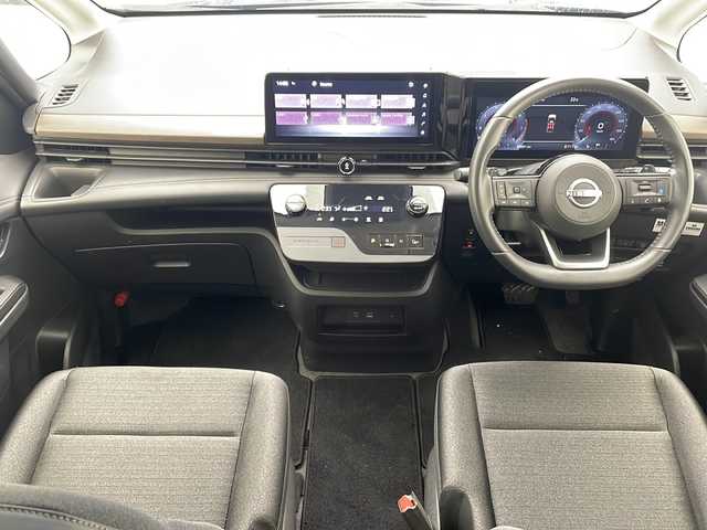 日産 セレナ ハイウェイスター V 沖縄県 2023(令5)年 3.1万km ダイヤモンドブラック 純正12.3インチナビ/(フルセグ/Bluetooth/AppleCarPlay/AndroidAuto)/全方位カメラ/インテリジェントクルーズコントロール/ブラインドスポットモニター/衝突被害軽減システム/プロパイロット/前後インテリジェントソナー/電動パーキングブレーキ/オートブレーキホールド/LEDヘッドライト＆フォグランプ/オートライト/革巻きステアリング/ステアリングスイッチ/ETC2.0/デジタルインナーミラー/パドルシフト/エレクトロニックシフト/両側パワースライド/電動格納ウィンカーミラー/置くだけ充電/USB/スマートキー/プッシュスタート/社外フロアマット/純正16インチアルミホイール/W＋サイド＋カーテンSRS＋ABS