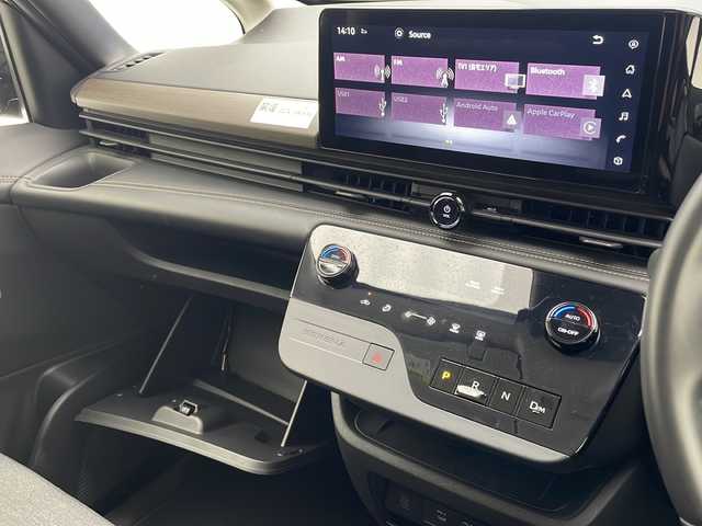 日産 セレナ ハイウェイスター V 沖縄県 2023(令5)年 3.1万km ダイヤモンドブラック 純正12.3インチナビ/(フルセグ/Bluetooth/AppleCarPlay/AndroidAuto)/全方位カメラ/インテリジェントクルーズコントロール/ブラインドスポットモニター/衝突被害軽減システム/プロパイロット/前後インテリジェントソナー/電動パーキングブレーキ/オートブレーキホールド/LEDヘッドライト＆フォグランプ/オートライト/革巻きステアリング/ステアリングスイッチ/ETC2.0/デジタルインナーミラー/パドルシフト/エレクトロニックシフト/両側パワースライド/電動格納ウィンカーミラー/置くだけ充電/USB/スマートキー/プッシュスタート/社外フロアマット/純正16インチアルミホイール/W＋サイド＋カーテンSRS＋ABS