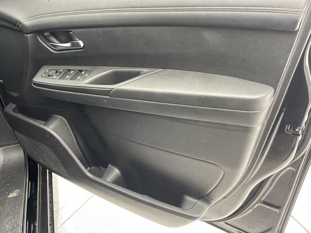 日産 セレナ ハイウェイスター V 沖縄県 2023(令5)年 3.1万km ダイヤモンドブラック 純正12.3インチナビ/(フルセグ/Bluetooth/AppleCarPlay/AndroidAuto)/全方位カメラ/インテリジェントクルーズコントロール/ブラインドスポットモニター/衝突被害軽減システム/プロパイロット/前後インテリジェントソナー/電動パーキングブレーキ/オートブレーキホールド/LEDヘッドライト＆フォグランプ/オートライト/革巻きステアリング/ステアリングスイッチ/ETC2.0/デジタルインナーミラー/パドルシフト/エレクトロニックシフト/両側パワースライド/電動格納ウィンカーミラー/置くだけ充電/USB/スマートキー/プッシュスタート/社外フロアマット/純正16インチアルミホイール/W＋サイド＋カーテンSRS＋ABS