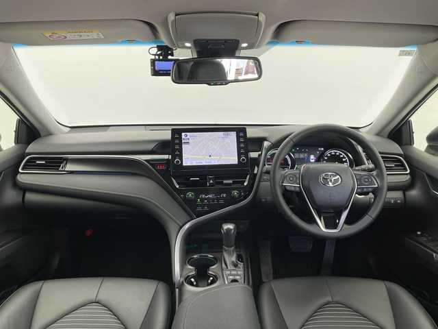 トヨタ カムリ WS 長野県 2023(令5)年 3.2万km プラチナホワイトパールマイカ 4WD/純正ディスプレイオーディオ(ナビ付/BT/HDMI/ラジオ)/バックカメラ/トヨタセーフティセンス/・プリクラッシュセーフティ/・アダプティブクルーズコントロール/・レーンキープアシスト/・BSM/・RCTA/・クリアランスソナー/ハーフレザーシート/パワーシート（D席）/レオニス17インチAW付夏タイヤ/17インチ純正AW付冬タイヤ(VRX3)積込み/寒冷地仕様/ドライブレコーダー（前後）/オートマチックハイビーム/LEDヘッドライト/フロントリヤフォグライト/フロントワイパーデアイサー/純正フロアマット/電動パーキングブレーキ/ブレーキホールド/スペアキー