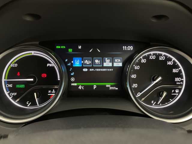 トヨタ カムリ WS 長野県 2023(令5)年 3.2万km プラチナホワイトパールマイカ 4WD/純正ディスプレイオーディオ(ナビ付/BT/HDMI/ラジオ)/バックカメラ/トヨタセーフティセンス/・プリクラッシュセーフティ/・アダプティブクルーズコントロール/・レーンキープアシスト/・BSM/・RCTA/・クリアランスソナー/ハーフレザーシート/パワーシート（D席）/レオニス17インチAW付夏タイヤ/17インチ純正AW付冬タイヤ(VRX3)積込み/寒冷地仕様/ドライブレコーダー（前後）/オートマチックハイビーム/LEDヘッドライト/フロントリヤフォグライト/フロントワイパーデアイサー/純正フロアマット/電動パーキングブレーキ/ブレーキホールド/スペアキー