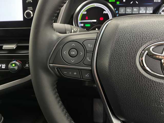 トヨタ カムリ WS 長野県 2023(令5)年 3.2万km プラチナホワイトパールマイカ 4WD/純正ディスプレイオーディオ(ナビ付/BT/HDMI/ラジオ)/バックカメラ/トヨタセーフティセンス/・プリクラッシュセーフティ/・アダプティブクルーズコントロール/・レーンキープアシスト/・BSM/・RCTA/・クリアランスソナー/ハーフレザーシート/パワーシート（D席）/レオニス17インチAW付夏タイヤ/17インチ純正AW付冬タイヤ(VRX3)積込み/寒冷地仕様/ドライブレコーダー（前後）/オートマチックハイビーム/LEDヘッドライト/フロントリヤフォグライト/フロントワイパーデアイサー/純正フロアマット/電動パーキングブレーキ/ブレーキホールド/スペアキー