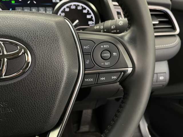 トヨタ カムリ WS 長野県 2023(令5)年 3.2万km プラチナホワイトパールマイカ 4WD/純正ディスプレイオーディオ(ナビ付/BT/HDMI/ラジオ)/バックカメラ/トヨタセーフティセンス/・プリクラッシュセーフティ/・アダプティブクルーズコントロール/・レーンキープアシスト/・BSM/・RCTA/・クリアランスソナー/ハーフレザーシート/パワーシート（D席）/レオニス17インチAW付夏タイヤ/17インチ純正AW付冬タイヤ(VRX3)積込み/寒冷地仕様/ドライブレコーダー（前後）/オートマチックハイビーム/LEDヘッドライト/フロントリヤフォグライト/フロントワイパーデアイサー/純正フロアマット/電動パーキングブレーキ/ブレーキホールド/スペアキー