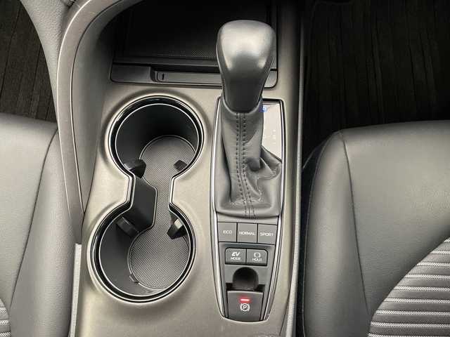 トヨタ カムリ WS 長野県 2023(令5)年 3.2万km プラチナホワイトパールマイカ 4WD/純正ディスプレイオーディオ(ナビ付/BT/HDMI/ラジオ)/バックカメラ/トヨタセーフティセンス/・プリクラッシュセーフティ/・アダプティブクルーズコントロール/・レーンキープアシスト/・BSM/・RCTA/・クリアランスソナー/ハーフレザーシート/パワーシート（D席）/レオニス17インチAW付夏タイヤ/17インチ純正AW付冬タイヤ(VRX3)積込み/寒冷地仕様/ドライブレコーダー（前後）/オートマチックハイビーム/LEDヘッドライト/フロントリヤフォグライト/フロントワイパーデアイサー/純正フロアマット/電動パーキングブレーキ/ブレーキホールド/スペアキー