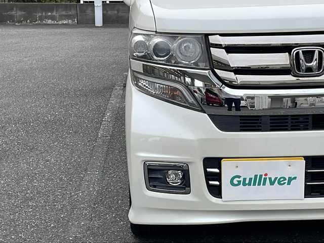 ホンダ Ｎ ＢＯＸ カスタム G ターボSSパッケージ 埼玉県 2017(平29)年 8.1万km プレミアムホワイトパールⅡ 登録時81096km/社外メモリナビ（MDV-Z704）/フルセグ/BT/CD/DVD/クルーズコントロール/パドルシフト/CTBA/横滑り防止装置/ビルトインETC/社外前後ドライブレコーダー/ECON/ハーフレザーシート/シートヒーター（D＋N席）/両側パワースライドドア/サンシェード/電動格納ミラー/ウィンカーミラー/純正エアロ/サイド/リアスポイラー/プッシュスタート/純正フロアマット/革巻きハンドル/ステアリングリモコン/キセノンヘッドライト/フォグランプ/純正15インチアルミ/ドアバイザー/スマートキー/保証書/取説