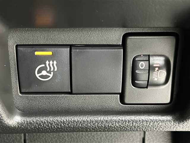 スズキ スペーシア カスタム HYBRID XS 宮城県 2024(令6)年 0.7万km スチールシルバーM 禁煙車/全方位モニター/スズキセーフティサポート/・デュアルセンサーブレーキサポートII/・車線逸脱警報/・アダプティブクルーズコントロール/・オートハイビームアシスト/・ヘッドアップディスプレイ/スズキコネクト9インチナビ/・CD.DVD.BT.USB/フルセグTV/両側パワースライドドア/ハーフレザーシート/前席シートヒーター/後席オットマン/LEDヘッドライト/LEDフォグランプ/ステアリングヒーター/ステアリングスイッチ/電動パーキングブレーキ/オートホールド機能/プッシュスタート/スマートキー/純正15インチアルミホイール/純正フロアマット/ロールサンシェード/シートバックテーブル