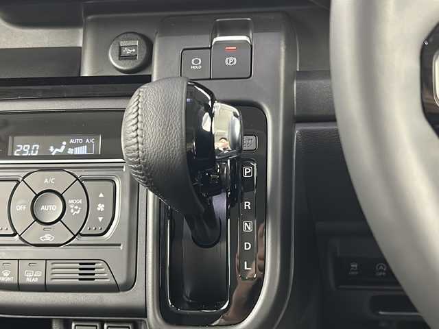 スズキ スペーシア カスタム HYBRID XS 宮城県 2024(令6)年 0.7万km スチールシルバーM 禁煙車/全方位モニター/スズキセーフティサポート/・デュアルセンサーブレーキサポートII/・車線逸脱警報/・アダプティブクルーズコントロール/・オートハイビームアシスト/・ヘッドアップディスプレイ/スズキコネクト9インチナビ/・CD.DVD.BT.USB/フルセグTV/両側パワースライドドア/ハーフレザーシート/前席シートヒーター/後席オットマン/LEDヘッドライト/LEDフォグランプ/ステアリングヒーター/ステアリングスイッチ/電動パーキングブレーキ/オートホールド機能/プッシュスタート/スマートキー/純正15インチアルミホイール/純正フロアマット/ロールサンシェード/シートバックテーブル