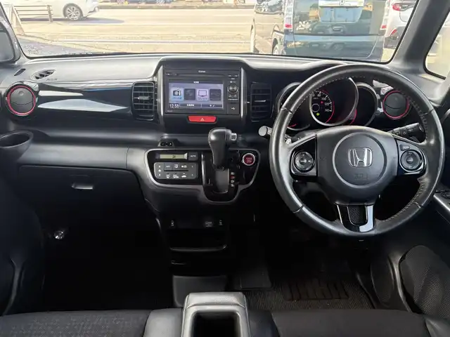 ホンダ Ｎ ＢＯＸ カスタム G ターボ Lパッケージ 石川県 2015(平27)年 4.7万km ブリリアントスポーティブルーメタリック2トーン ・ディーラー点検記録H28:29:30:31:R2:3:4:5:7年有り　/・ワンオーナー　/・４WD/・ターボ車両/・両側パワースライドドア　/・黒ハーフレザーシート　/・オートライト　/・HIDヘットライト　/・LEDフォグライト　/・2列目ロールサンシェード/・純正ワンセグTV/・バックカメラ/・クルーズコントロール/・オートリトラクタブミラー/・ウインカーミラー/・純正15インチアルミ/・ブリジストンタイヤ/・スマートキー×２/・プッシュスタート/・保証書/・取説