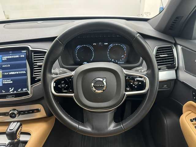ボルボ ＸＣ９０ T5 AWD モーメンタム 兵庫県 2016(平28)年 8.2万km クリスタルホワイトP 純正HDDナビ/（CD、BT、USB、フルセグ）/ドライブレコーダー/アラウンドビューモニター/コーナーセンサー/アイドリングストップ/４WD/ACC/BSM/LKA/自動駐車/自動発進/クロストラックアラート/ETC/レザーシート/パワーシート/シートヒーター/ルーフレール/フットトランクオープナー/パワーバックドア/LEDヘッドライト/LEDフォグランプ/オートハイビーム/社外フロアマット/純正19インチAW