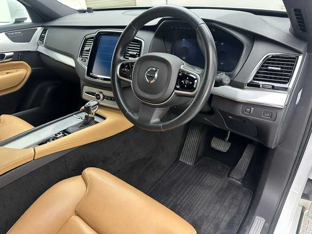 ボルボ ＸＣ９０ T5 AWD モーメンタム 兵庫県 2016(平28)年 8.2万km クリスタルホワイトP 純正HDDナビ/（CD、BT、USB、フルセグ）/ドライブレコーダー/アラウンドビューモニター/コーナーセンサー/アイドリングストップ/４WD/ACC/BSM/LKA/自動駐車/自動発進/クロストラックアラート/ETC/レザーシート/パワーシート/シートヒーター/ルーフレール/フットトランクオープナー/パワーバックドア/LEDヘッドライト/LEDフォグランプ/オートハイビーム/社外フロアマット/純正19インチAW