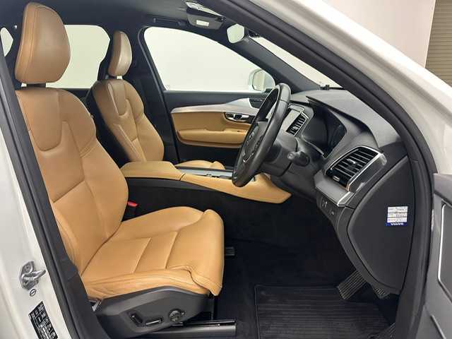 ボルボ ＸＣ９０ T5 AWD モーメンタム 兵庫県 2016(平28)年 8.2万km クリスタルホワイトP 純正HDDナビ/（CD、BT、USB、フルセグ）/ドライブレコーダー/アラウンドビューモニター/コーナーセンサー/アイドリングストップ/４WD/ACC/BSM/LKA/自動駐車/自動発進/クロストラックアラート/ETC/レザーシート/パワーシート/シートヒーター/ルーフレール/フットトランクオープナー/パワーバックドア/LEDヘッドライト/LEDフォグランプ/オートハイビーム/社外フロアマット/純正19インチAW