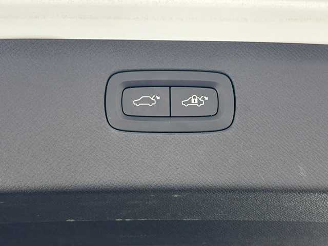 ボルボ ＸＣ９０ T5 AWD モーメンタム 兵庫県 2016(平28)年 8.2万km クリスタルホワイトP 純正HDDナビ/（CD、BT、USB、フルセグ）/ドライブレコーダー/アラウンドビューモニター/コーナーセンサー/アイドリングストップ/４WD/ACC/BSM/LKA/自動駐車/自動発進/クロストラックアラート/ETC/レザーシート/パワーシート/シートヒーター/ルーフレール/フットトランクオープナー/パワーバックドア/LEDヘッドライト/LEDフォグランプ/オートハイビーム/社外フロアマット/純正19インチAW