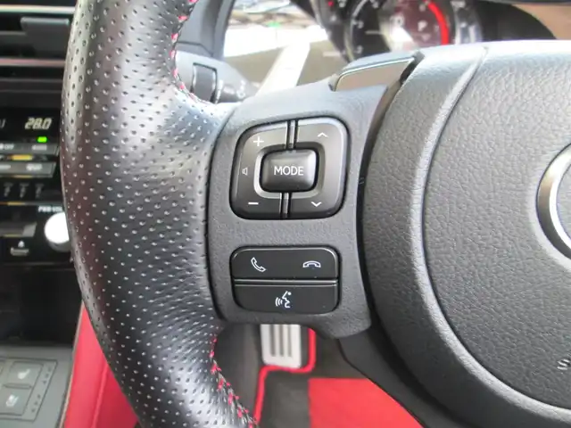 レクサス ＩＳ 300 Fスポーツ モードブラック 千葉県 2021(令3)年 3.4万km ソニッククロム ワンオーナー/純正ナビ、フルセグTV/バックカメラ/純正オーディオ【DVD/CD/BT/SD/USB】/サンルーフ/赤革シート/マークレビンソン/TOM’Sエアロ&4本出しマフラー/TRDエアロダイナミクスミラーカバー/F SPORT専用オレンジキャリパー/純正19インチアルミホイール/LEDヘッドライト/プリクラッシュセーフティ/レーダークルーズコントロール/レーンキープアシスト/クリアランスソナー/ブラインドスポットモニター/パドルシフト付きウッドコンビステアリング/運転席シートメモリ/前席パワーシート/シートヒーター/エアシート/純正前方ドライブレコーダー/ビルトインETC2.0/スマートキー×2、カードキー×1/取扱説明書/ナビ取扱説明書/新車時保証書/レクサス整備記録簿(R3/R4/R5/R6/R7)