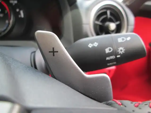 レクサス ＩＳ 300 Fスポーツ モードブラック 千葉県 2021(令3)年 3.4万km ソニッククロム ワンオーナー/純正ナビ、フルセグTV/バックカメラ/純正オーディオ【DVD/CD/BT/SD/USB】/サンルーフ/赤革シート/マークレビンソン/TOM’Sエアロ&4本出しマフラー/TRDエアロダイナミクスミラーカバー/F SPORT専用オレンジキャリパー/純正19インチアルミホイール/LEDヘッドライト/プリクラッシュセーフティ/レーダークルーズコントロール/レーンキープアシスト/クリアランスソナー/ブラインドスポットモニター/パドルシフト付きウッドコンビステアリング/運転席シートメモリ/前席パワーシート/シートヒーター/エアシート/純正前方ドライブレコーダー/ビルトインETC2.0/スマートキー×2、カードキー×1/取扱説明書/ナビ取扱説明書/新車時保証書/レクサス整備記録簿(R3/R4/R5/R6/R7)