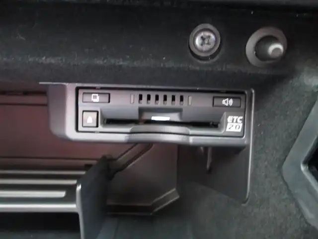 レクサス ＩＳ 300 Fスポーツ モードブラック 千葉県 2021(令3)年 3.4万km ソニッククロム ワンオーナー/純正ナビ、フルセグTV/バックカメラ/純正オーディオ【DVD/CD/BT/SD/USB】/サンルーフ/赤革シート/マークレビンソン/TOM’Sエアロ&4本出しマフラー/TRDエアロダイナミクスミラーカバー/F SPORT専用オレンジキャリパー/純正19インチアルミホイール/LEDヘッドライト/プリクラッシュセーフティ/レーダークルーズコントロール/レーンキープアシスト/クリアランスソナー/ブラインドスポットモニター/パドルシフト付きウッドコンビステアリング/運転席シートメモリ/前席パワーシート/シートヒーター/エアシート/純正前方ドライブレコーダー/ビルトインETC2.0/スマートキー×2、カードキー×1/取扱説明書/ナビ取扱説明書/新車時保証書/レクサス整備記録簿(R3/R4/R5/R6/R7)