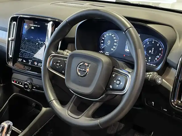 ボルボ ＸＣ４０ B4 AWD インスクリプション 道央・札幌 2021(令3)年 2.9万km シルバー グレイシャーシルバー/harman/kardonサラウンド/純正HDDナビ/フルセグTV/USB/Bluetooth/360°カメラ/パークアシストパイロット/本革シート/シートヒーター/ステアリングヒーター/CitySafety/ACC/BLIS/CTA/LKA/パイロットアシスト/LEDヘッドライト/ワイヤレスチャージング/パワーテールゲート