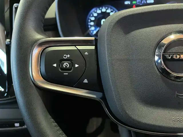 ボルボ ＸＣ４０ B4 AWD インスクリプション 道央・札幌 2021(令3)年 2.9万km シルバー グレイシャーシルバー/harman/kardonサラウンド/純正HDDナビ/フルセグTV/USB/Bluetooth/360°カメラ/パークアシストパイロット/本革シート/シートヒーター/ステアリングヒーター/CitySafety/ACC/BLIS/CTA/LKA/パイロットアシスト/LEDヘッドライト/ワイヤレスチャージング/パワーテールゲート