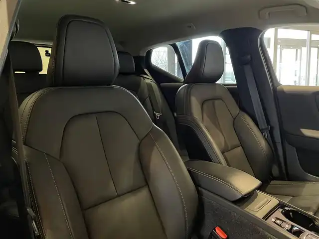 ボルボ ＸＣ４０ B4 AWD インスクリプション 道央・札幌 2021(令3)年 2.9万km シルバー グレイシャーシルバー/harman/kardonサラウンド/純正HDDナビ/フルセグTV/USB/Bluetooth/360°カメラ/パークアシストパイロット/本革シート/シートヒーター/ステアリングヒーター/CitySafety/ACC/BLIS/CTA/LKA/パイロットアシスト/LEDヘッドライト/ワイヤレスチャージング/パワーテールゲート