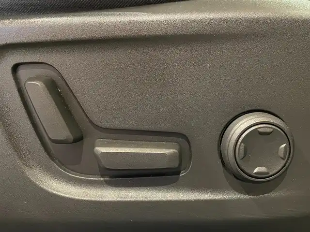 ボルボ ＸＣ４０ B4 AWD インスクリプション 道央・札幌 2021(令3)年 2.9万km シルバー グレイシャーシルバー/harman/kardonサラウンド/純正HDDナビ/フルセグTV/USB/Bluetooth/360°カメラ/パークアシストパイロット/本革シート/シートヒーター/ステアリングヒーター/CitySafety/ACC/BLIS/CTA/LKA/パイロットアシスト/LEDヘッドライト/ワイヤレスチャージング/パワーテールゲート