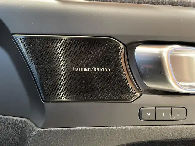 ボルボ ＸＣ４０ B4 AWD インスクリプション 道央・札幌 2021(令3)年 2.9万km シルバー グレイシャーシルバー/harman/kardonサラウンド/純正HDDナビ/フルセグTV/USB/Bluetooth/360°カメラ/パークアシストパイロット/本革シート/シートヒーター/ステアリングヒーター/CitySafety/ACC/BLIS/CTA/LKA/パイロットアシスト/LEDヘッドライト/ワイヤレスチャージング/パワーテールゲート