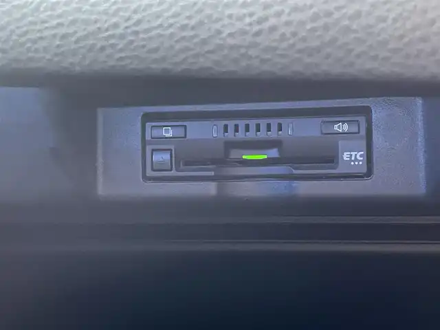 トヨタ ハリアー プレミアム スタイルノアール 福岡県 2020(令2)年 9.7万km ブラックマイカ ワンオーナー/純正SDナビ/　・AM/FM/CD/DVD/SD/BT/　・フルセグTV/　・バックカメラ/Toyota Safety Sense搭載/　・プリクラッシュセーフティ/　・レーダークルーズコントロール/　・レーントレーシングアシスト/　・オートマチックハイビーム/エクステリア/　・MODELLISTAフロント/サイド/リア/リアアンダースポイラー/　・シーケンシャルウインカー/　・社外18インチAW/基本装備/　・電動リアゲート/　・三眼LEDヘッドライト/　・フロント/リアフォグランプ/　・コーナーセンサー/　・ハーフレザーシート/　・D席パワーシート/　・ビルトインETC/　・自動防眩式ルームミラー/　・アイドリングストップ