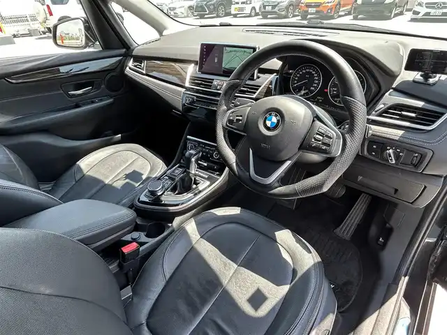 ＢＭＷ ２１８ｄ アクティブツアラー ラグジュアリー 東京都 2018(平30)年 9.6万km サファイアブラックP ディーラー車/純正メモリーナビ（CD/DVD/BT)/バックカメラ/黒皮シート/純正１６インチアルミ/パワーバックドア/D・N席パワーシート/クルーズコントロール/ドライブレコーダー/社外レーダー（ASSURA AR-47LA)/コーナーセンサー/エンジンプッシュボタン/スマートキー/保証書・取説・スペアキー１本