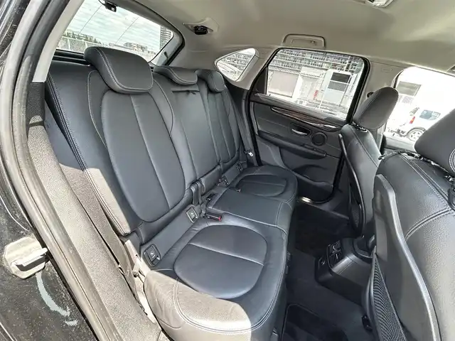 ＢＭＷ ２１８ｄ アクティブツアラー ラグジュアリー 東京都 2018(平30)年 9.6万km サファイアブラックP ディーラー車/純正メモリーナビ（CD/DVD/BT)/バックカメラ/黒皮シート/純正１６インチアルミ/パワーバックドア/D・N席パワーシート/クルーズコントロール/ドライブレコーダー/社外レーダー（ASSURA AR-47LA)/コーナーセンサー/エンジンプッシュボタン/スマートキー/保証書・取説・スペアキー１本