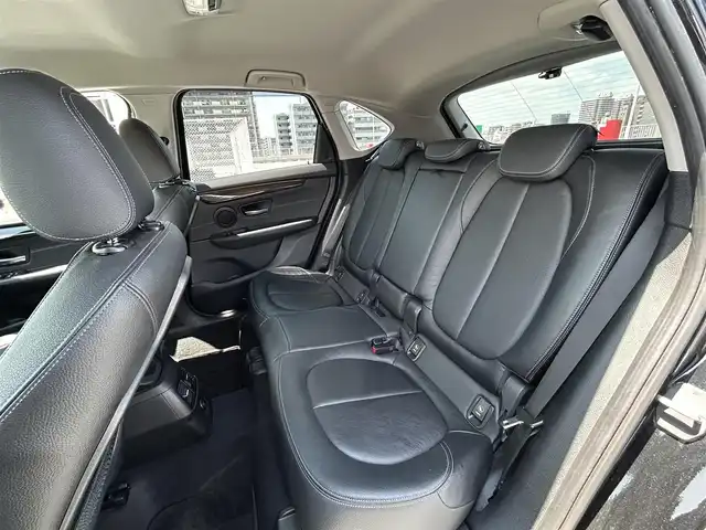 ＢＭＷ ２１８ｄ アクティブツアラー ラグジュアリー 東京都 2018(平30)年 9.6万km サファイアブラックP ディーラー車/純正メモリーナビ（CD/DVD/BT)/バックカメラ/黒皮シート/純正１６インチアルミ/パワーバックドア/D・N席パワーシート/クルーズコントロール/ドライブレコーダー/社外レーダー（ASSURA AR-47LA)/コーナーセンサー/エンジンプッシュボタン/スマートキー/保証書・取説・スペアキー１本
