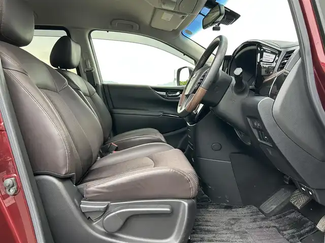 日産 エルグランド 250HWS S アーバンクロム 愛媛県 2021(令3)年 4.5万km ワイン 純正ナビ/Bluetooth/CD/DVD/Blu-ray/フルセグTV/フリップダウンモニター/追従クルコン/電動リアゲート/両側パワースライドドア/前方ドラレコ/バックカメラ/全方位カメラ/コーナーセンサー/純正フロアマット/純正18インチアルミホイール/ETC/USB/LEDオートライト